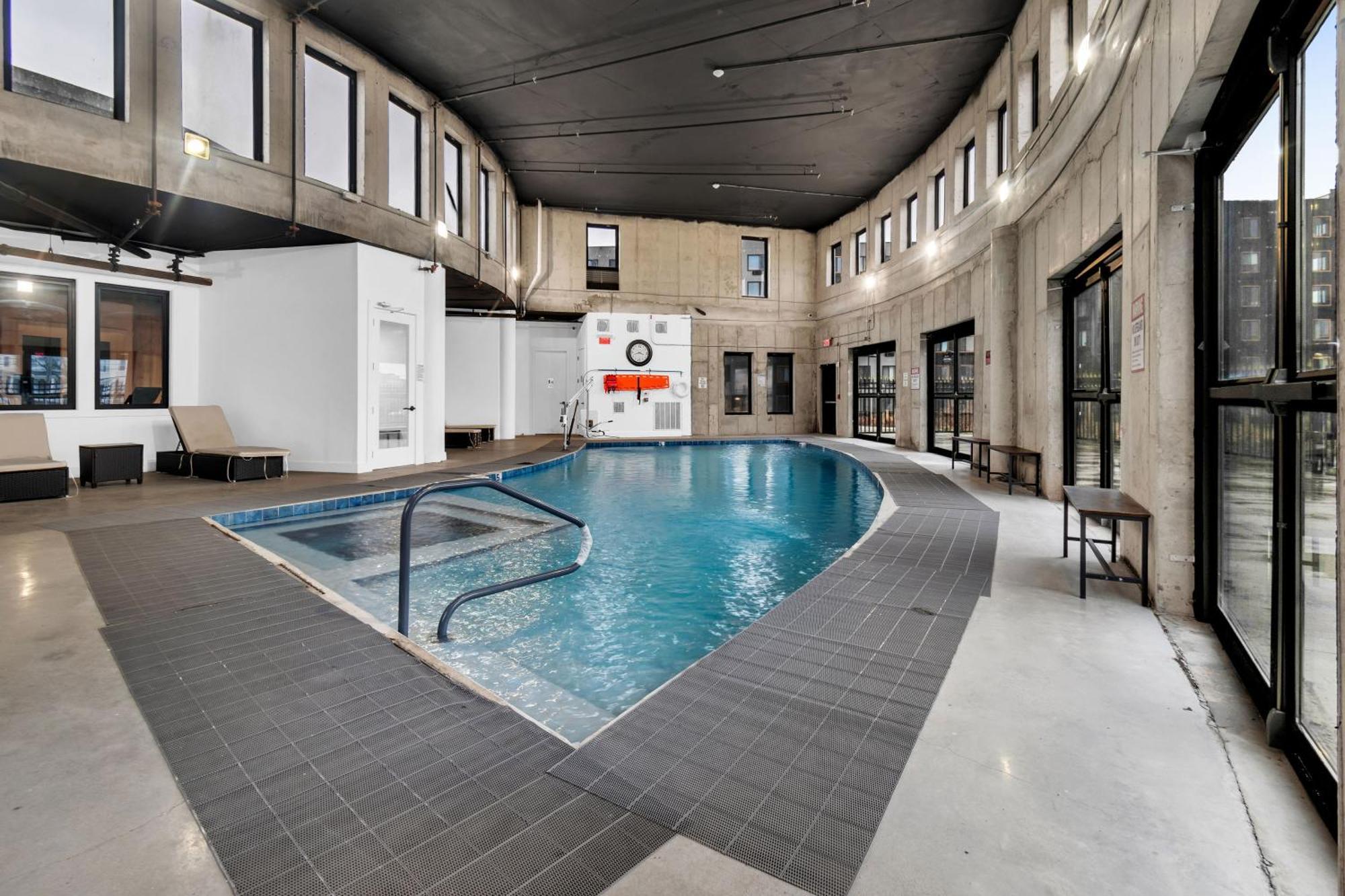 דירות אליזבת Royal Oasis Indoor Pool, Free Parking, Near Nyc מראה חיצוני תמונה